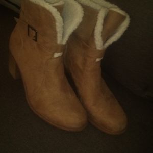 American Eagle Heeled Light Brown Booties